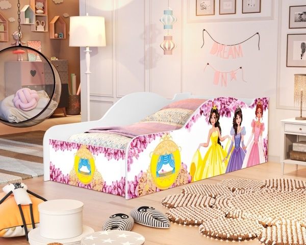 Cama carro ela e ele