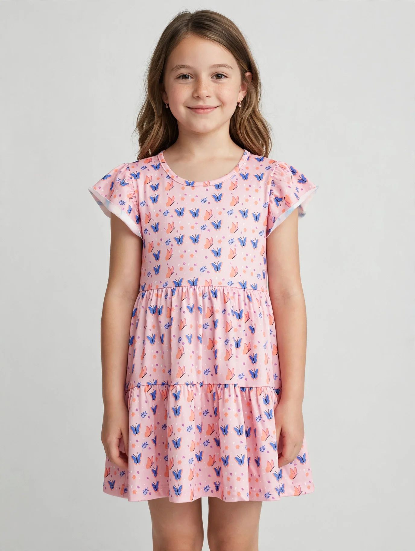 Vestido infantil rosa com estampa de borboletas