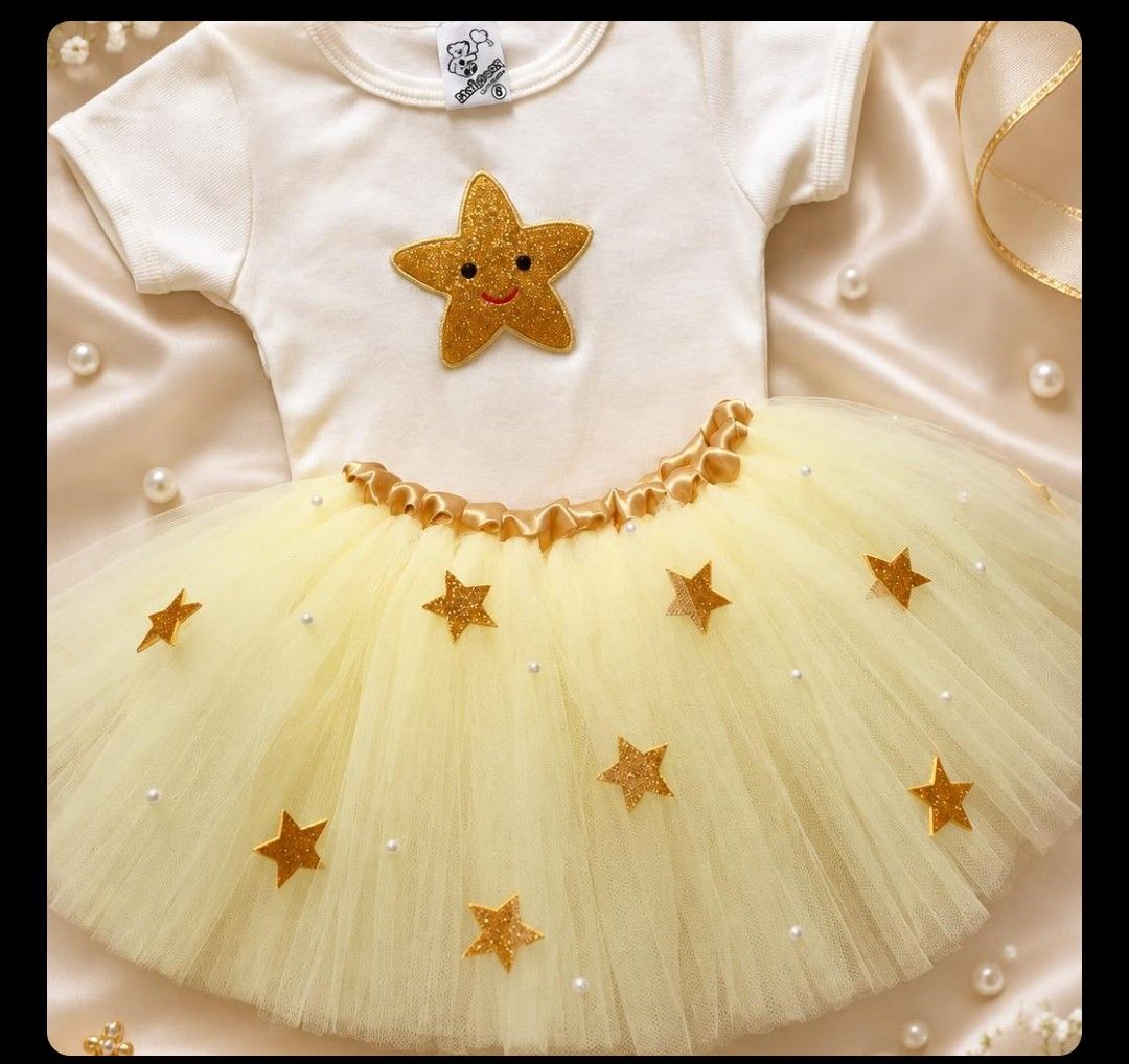 Body e saia tutu com estrelas feito a mão