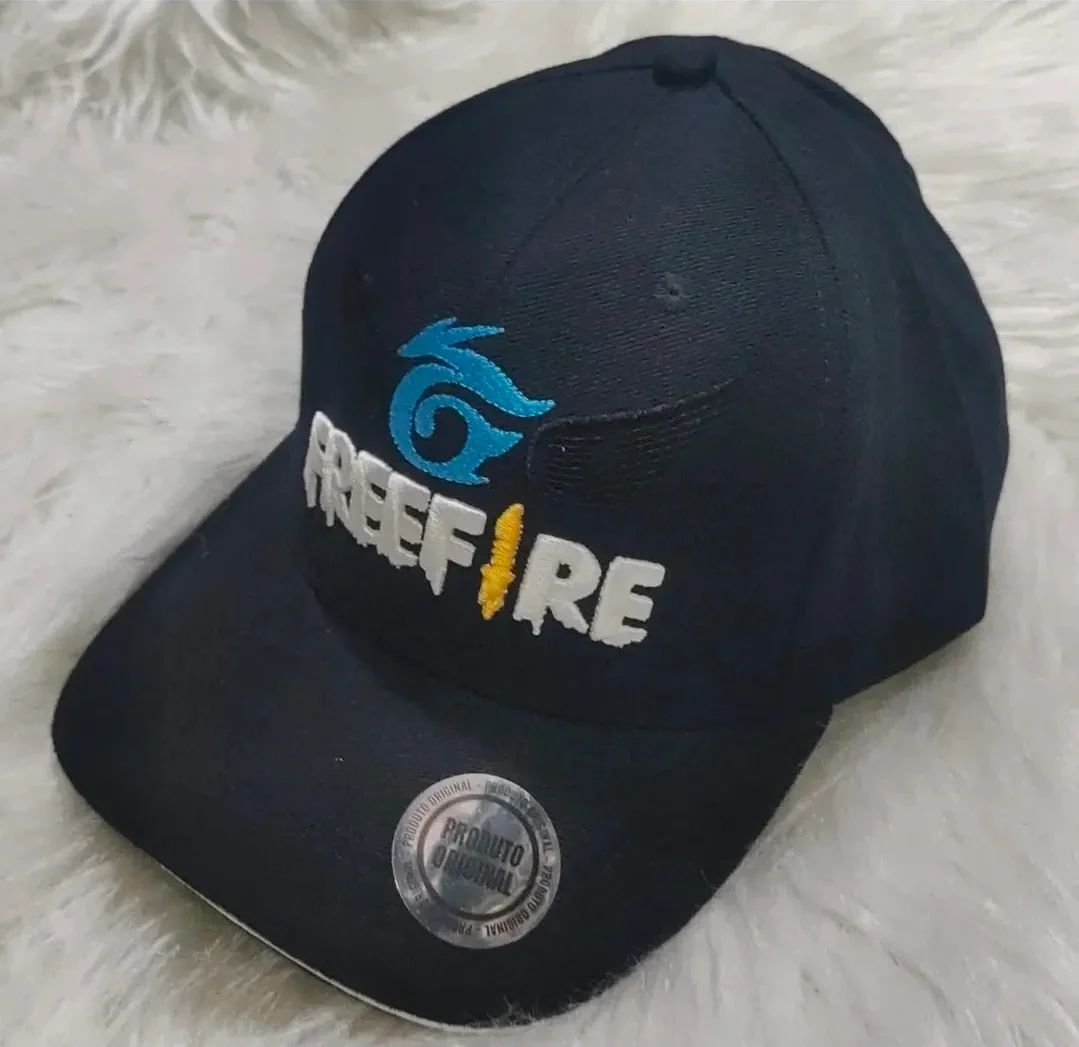 Boné Preto Free Fire