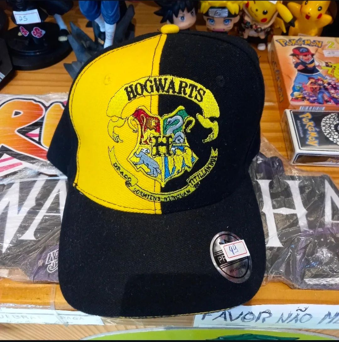 Boné Hogwarts Preto e Amarelo