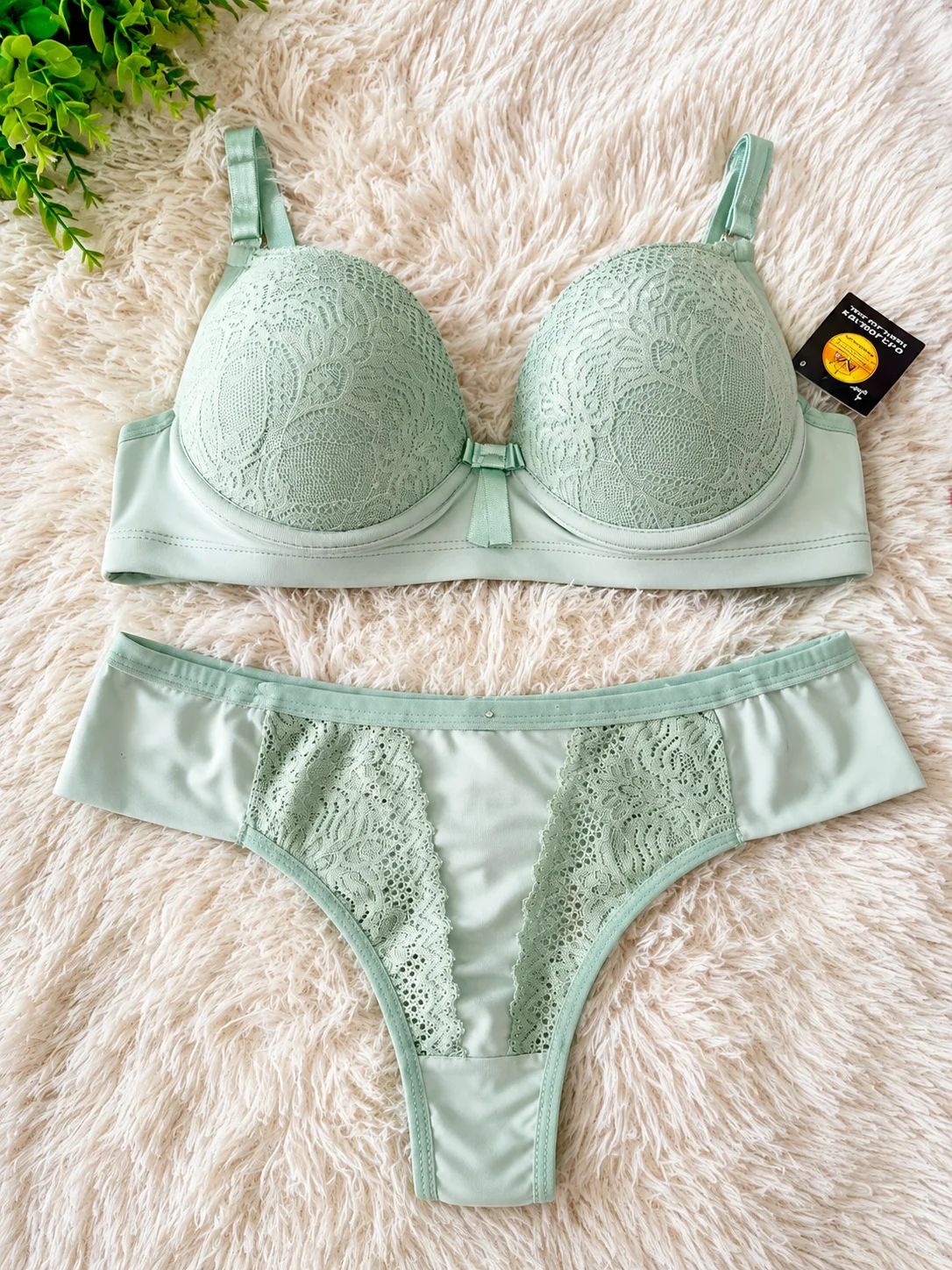 Conjunto de Lingerie Verde Menta com Renda