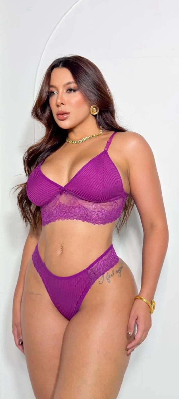 Conjunto Lingerie Roxo canelado Com Renda. Tam: M G